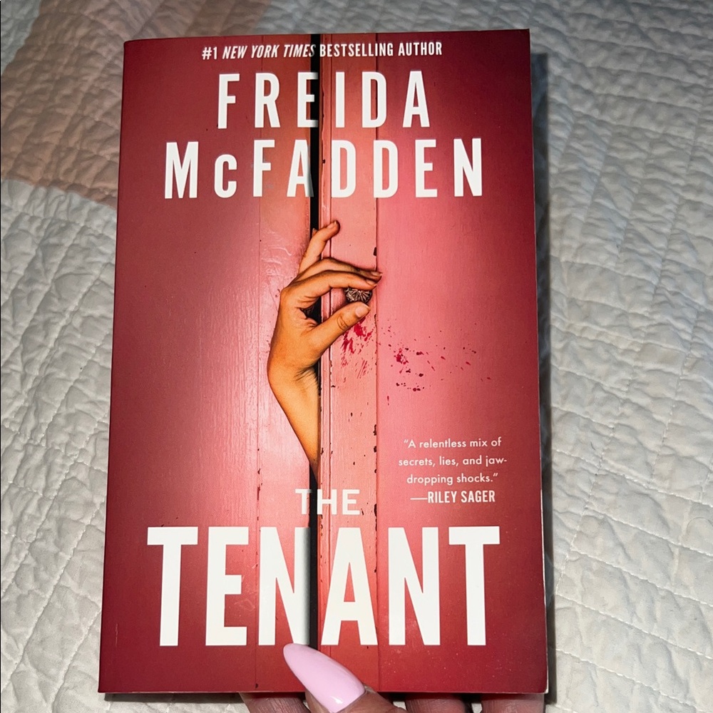 The Tenant by - Freida McFadden